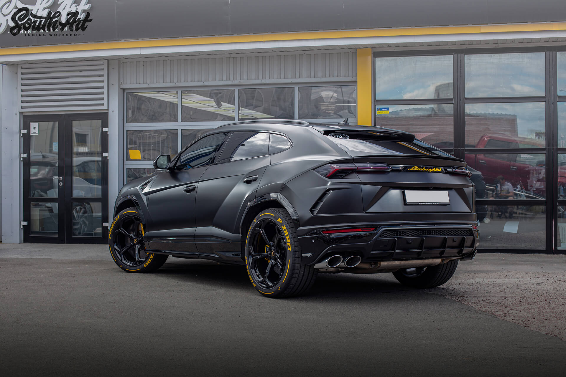 Lamborghini Urus графит