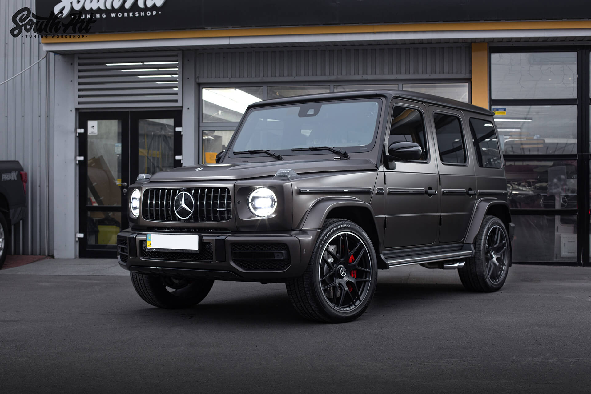 Детейлінг, захист, тонування та обклеювання плівкою авто Mercedes AMG ...
